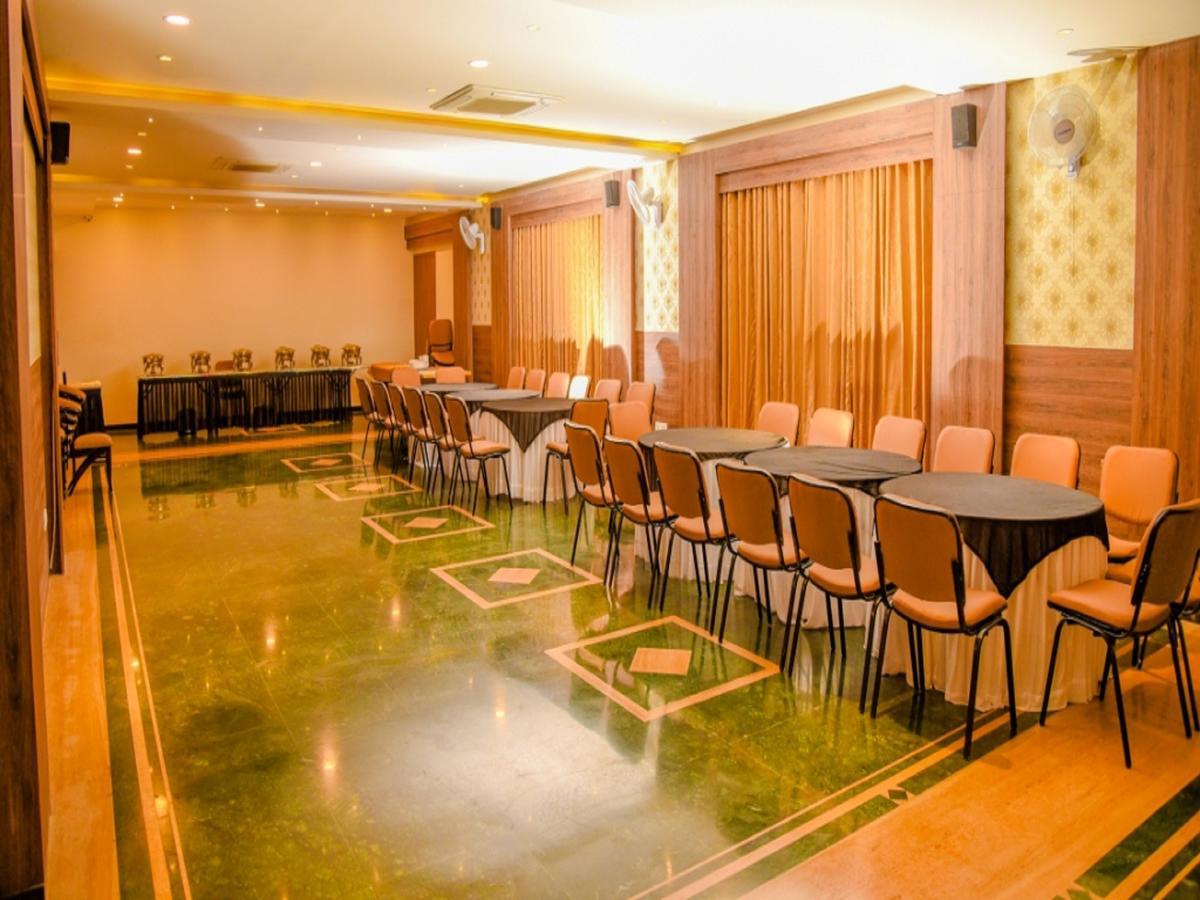 Royal Inn Khandwa Εξωτερικό φωτογραφία