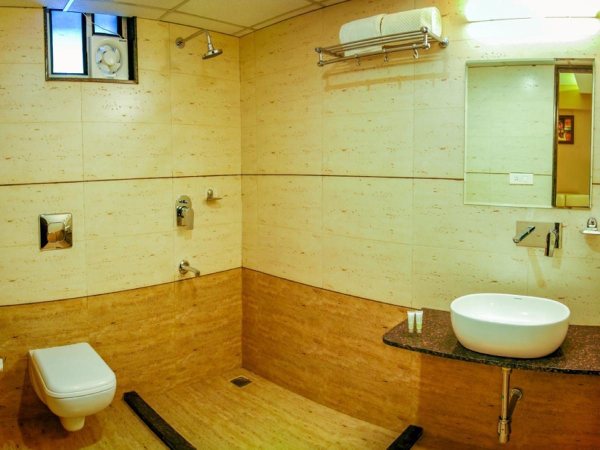 Royal Inn Khandwa Εξωτερικό φωτογραφία
