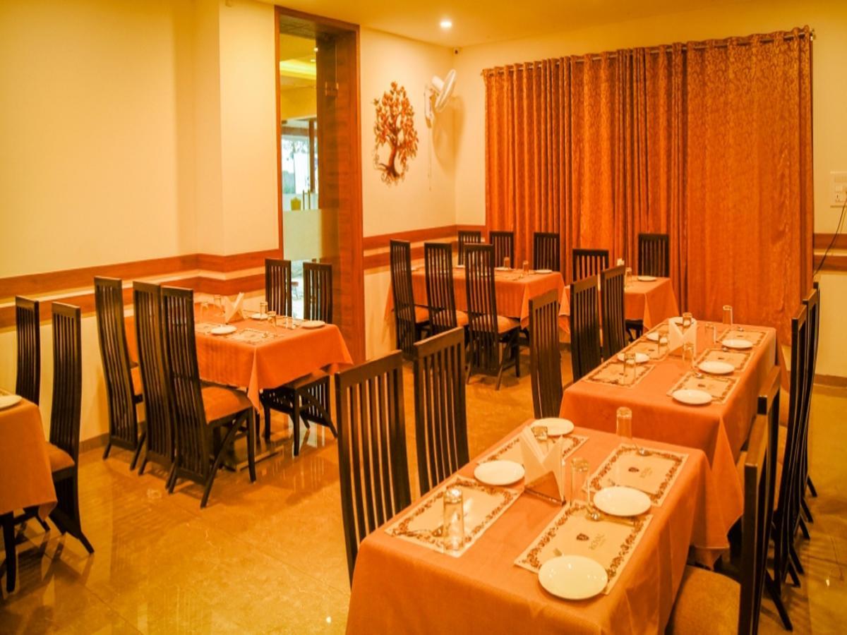 Royal Inn Khandwa Εξωτερικό φωτογραφία