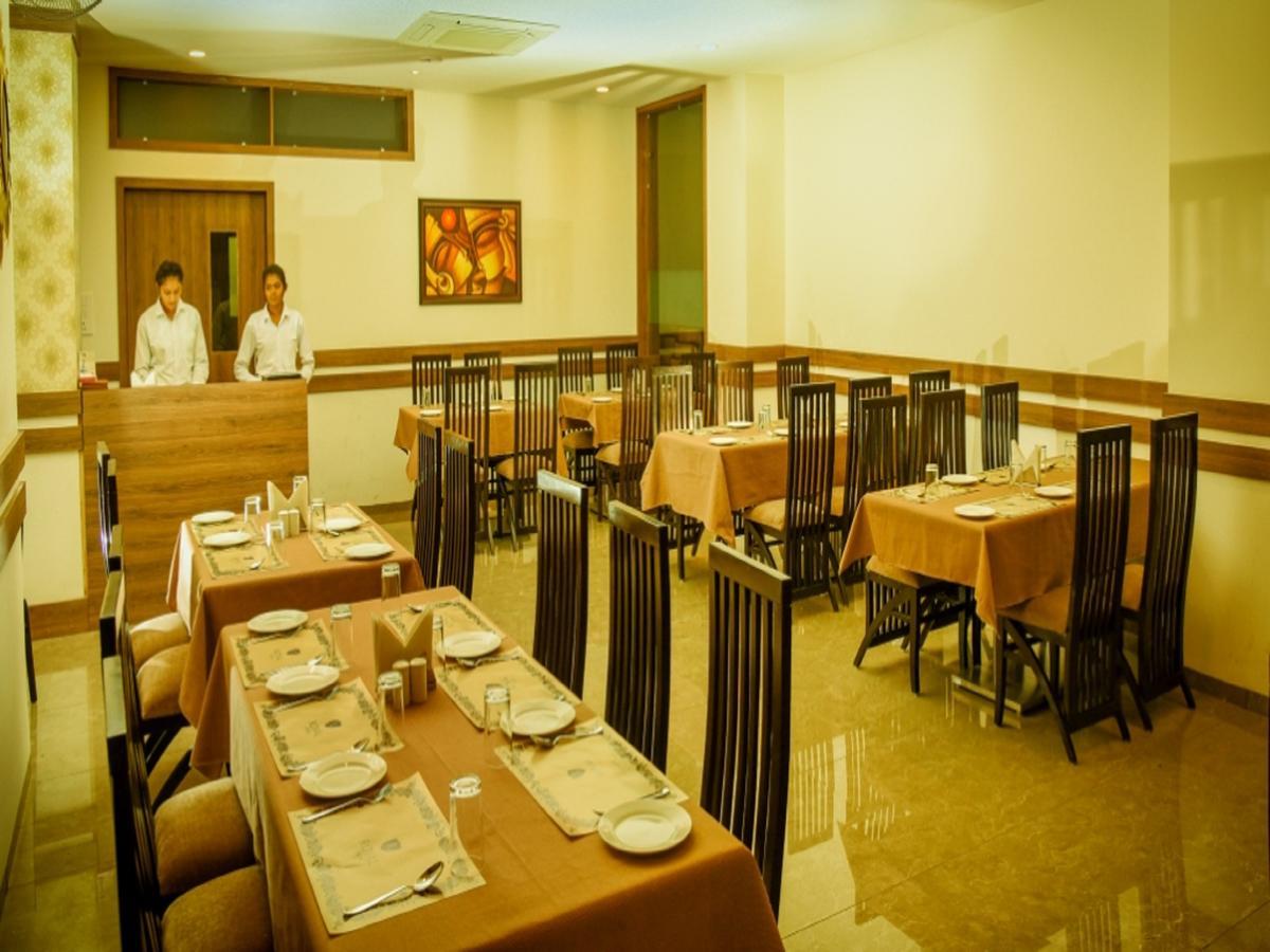 Royal Inn Khandwa Εξωτερικό φωτογραφία