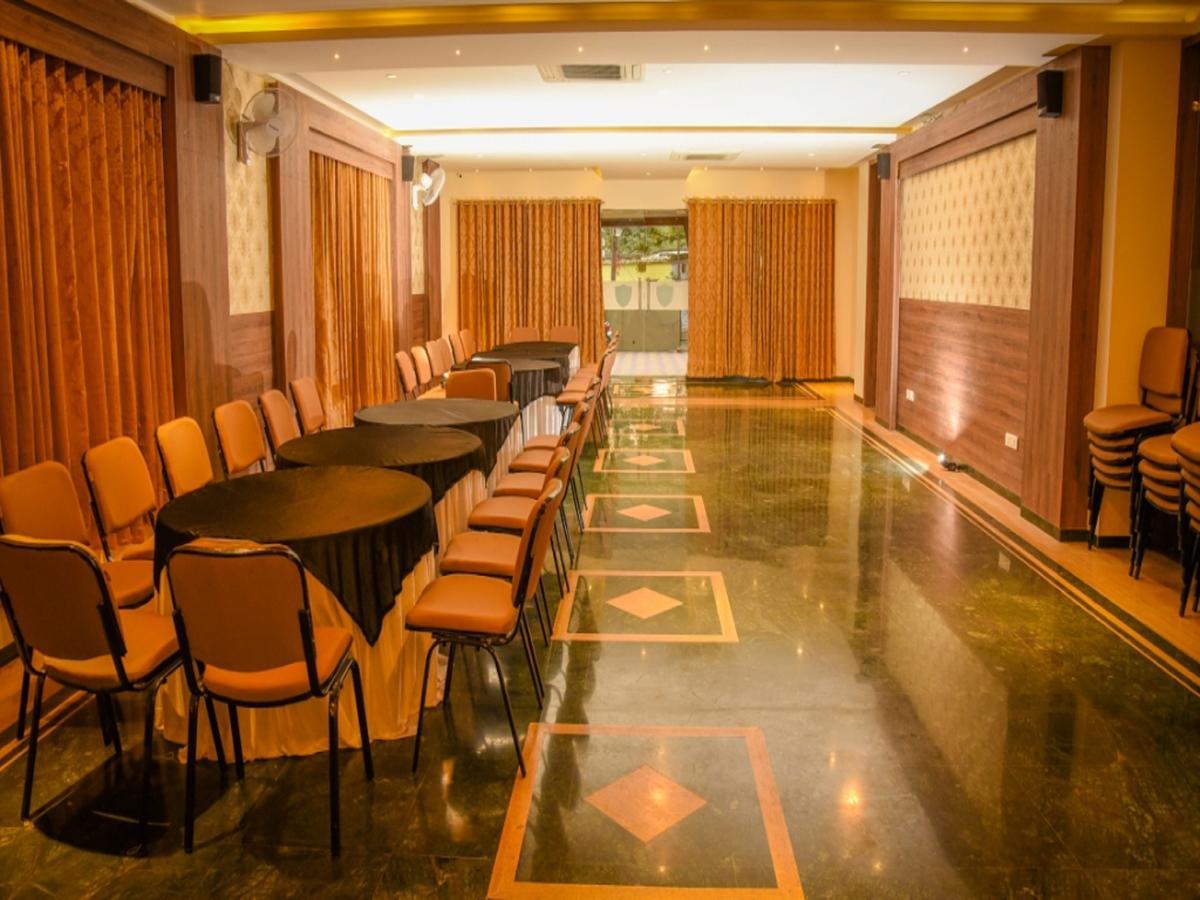 Royal Inn Khandwa Εξωτερικό φωτογραφία
