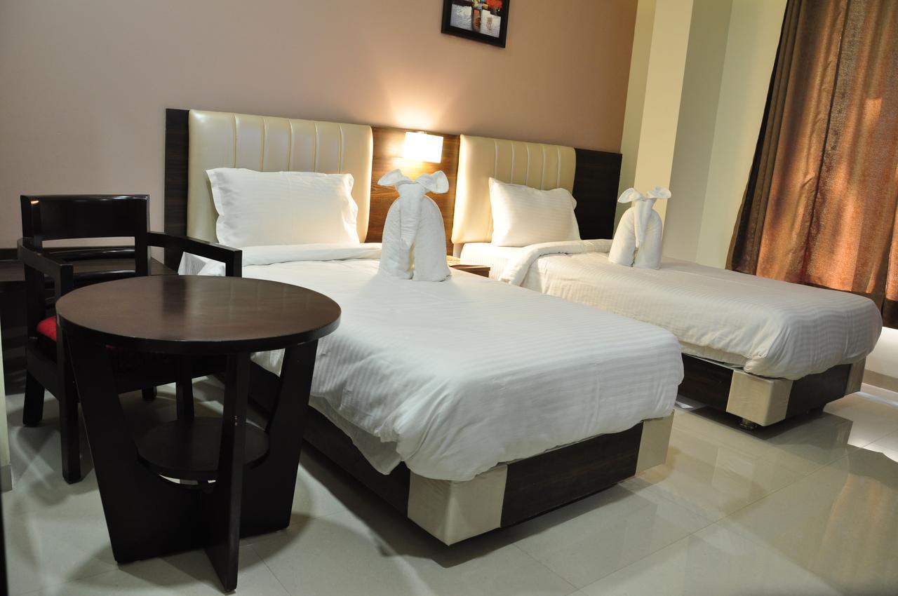 Royal Inn Khandwa Εξωτερικό φωτογραφία