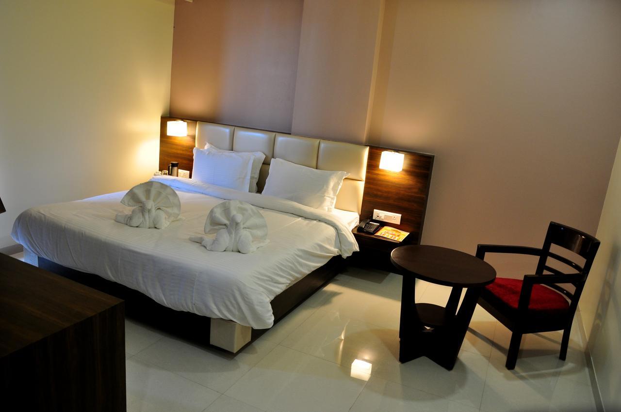 Royal Inn Khandwa Εξωτερικό φωτογραφία
