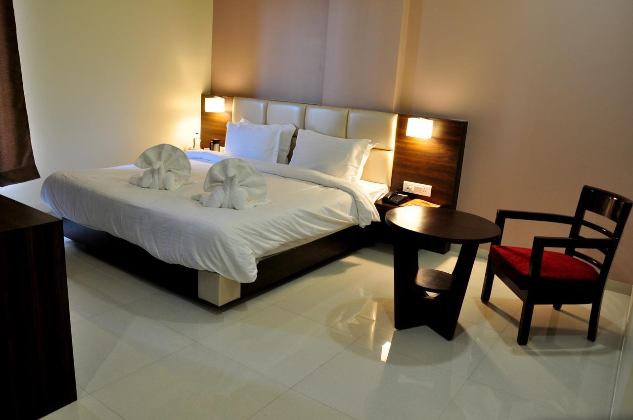 Royal Inn Khandwa Εξωτερικό φωτογραφία